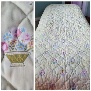 Large Vintage Quilt Butter Yellow Embroidered W/ Flower Baskets. Q-001
